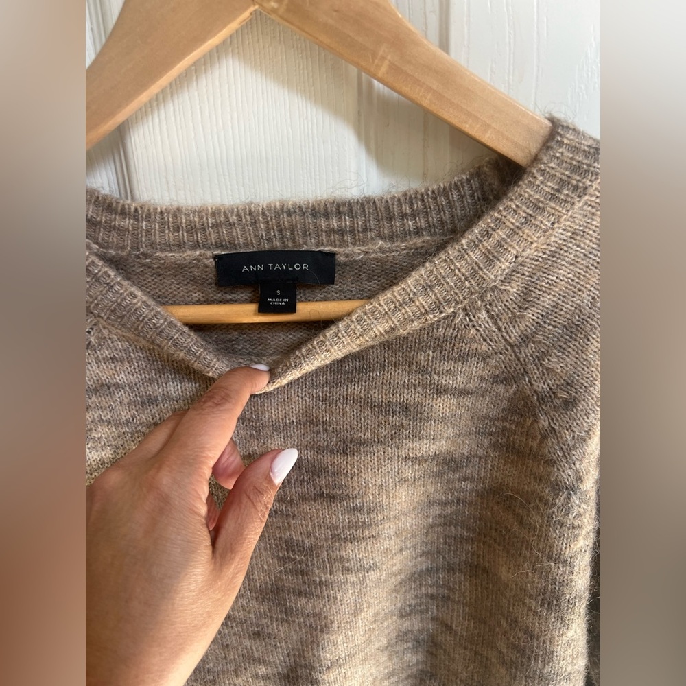 Ann Taylor Tan Knit Sweater Alpaca/Wool blend Size Small - Picture 2 of 6